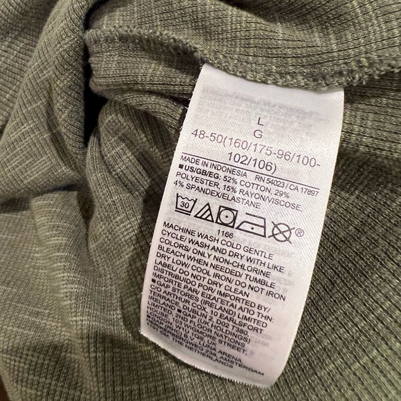 Gap Rib Henley Olive Green T-shirt - Picture 5 of 5
